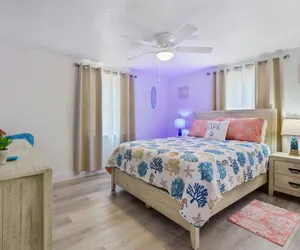 Photo 4 - Paradise Beach House 3 Bedroom Home by Redawning