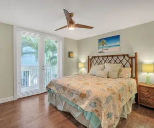 Photo 5 - Mojito Breeze Getaway 4 Bedroom Home by Redawning
