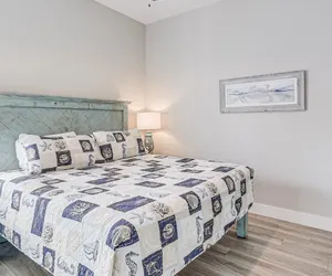 Photo 5 - Under The Sea Sp107 4 Bedroom Home by RedAwning