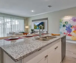 Photo 5 - New and Stylish Home Just 5 Minutes From Disney Parks