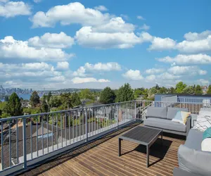 Photo 2 - Rooftop Patio With Waterview Private Garden Grill 3BR 3BA