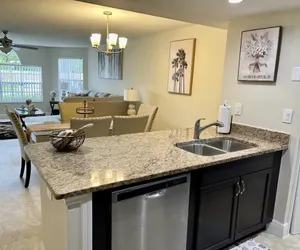 Photo 5 - Grand Deluxe 3BD Condo Apartment Near Disney 11