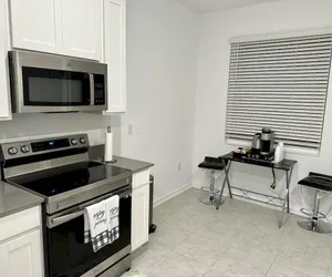 Photo 4 - Grand Family Deluxe 4BD House Near Disney Parks