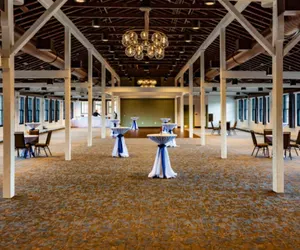 Photo 5 - The Confluence Hotel