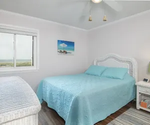 Photo 3 - Southwinds G16 2 Bedroom Condo by RedAwning