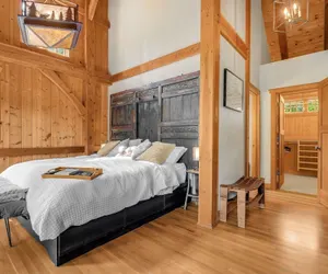 Photo 5 - Maple Hill Lodge 3 Bedroom Home by RedAwning
