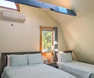 Photo 4 - 3Bedroom2Bath CarriageHouse Pet Friendly