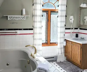 Photo 2 - 3Bedroom2Bath CarriageHouse Pet Friendly