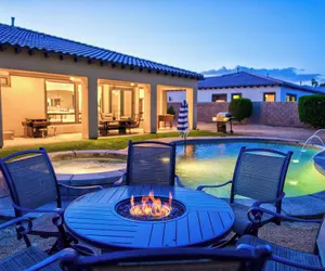 Photo 2 - Luxury Resort Style Living w/ Pool & Jacuzzi