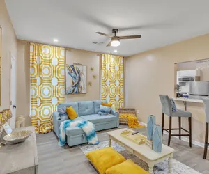 Photo 2 - Midtown Marvel - 1br Oasis By Overton Park 1 Bedroom Apts by Redawning