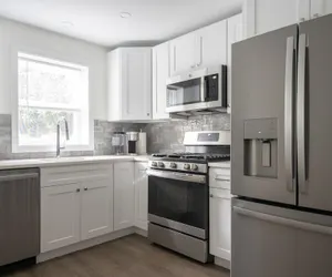 Photo 5 - 3br-heart of Newport-mins to Airport-middletown