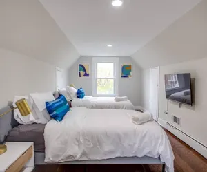 Photo 4 - Pet Friendly 3BR Arlington Close to Metro Fast Wifi