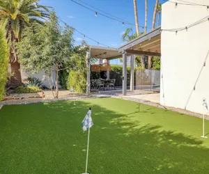 Photo 4 - Backyard Pool, Puttinggreen, Playground Modern 5bdr White Agate by Avantstay
