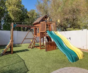 Photo 5 - Backyard Pool, Puttinggreen, Playground Modern 5bdr White Agate by Avantstay