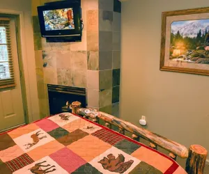 Photo 4 - Fawn Valley Inn: 107 1 Bedroom Condo