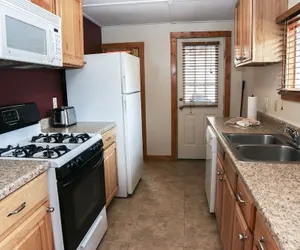 Photo 5 - Lazy R Cottages: 6 2 Bedroom Cabin