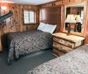 Photo 4 - Lazy R Cottages: 6 2 Bedroom Cabin
