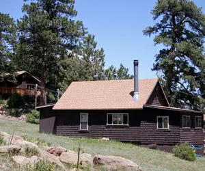 Photo 2 - Lazy R Cottages: 6 2 Bedroom Cabin