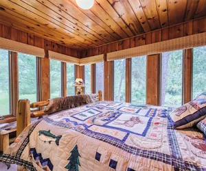 Photo 3 - Cozy Riverside Getaway Pine Bend Cottage