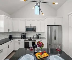 Photo 5 - Ricky's Roost With Hot Tub