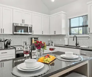 Photo 4 - Lucille's Abode With Hot Tub