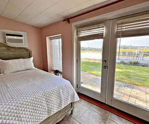 Photo 4 - Porpoise Pass 2 Bedroom Home by RedAwning