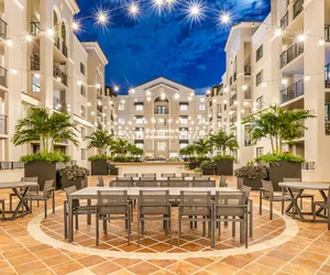 Photo 2 - Tucker at Gables Grand Plaza Miami