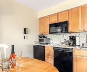 Photo 4 - The Shores Lakeside Condo Unit 5682