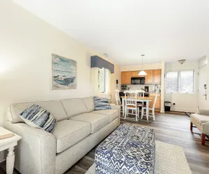 Photo 5 - The Shores Lakeside Condo Unit 5682