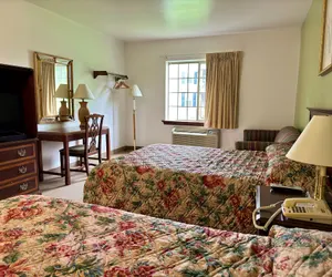 Photo 4 - Passport Inn