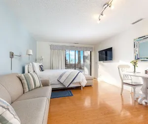 Photo 3 - The Shores Beachside Studio Unit 5679