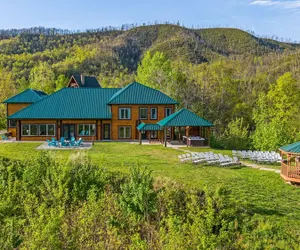 Photo 2 - Breathtaking Views 10 Bedroom Cabin by Heavenly Views Resort