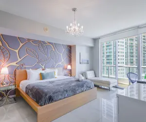 Photo 4 - Amazing Condos at Icon Brickell With Pool