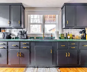 Photo 5 - NEW Luxe Pet Friendly Free Parking Downtown