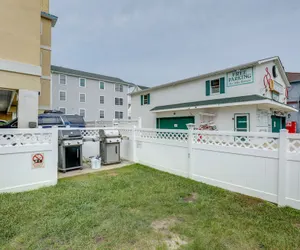 Photo 5 - Wildwood Getaway w/ Ocean View - 1 Block to Beach!