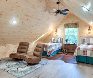 Photo 2 - Serene Kentucky Cabin w/ Fireplace + Fire Pit!