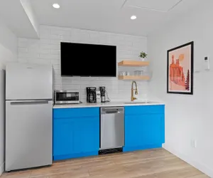 Photo 5 - Queen City Inn