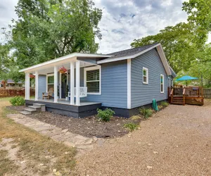 Photo 3 - Lindale Vacation Rental w/ Deck & Grill!