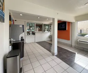 Photo 5 - Studio 6 Suites – Bellflower, Ca  - Los Angeles
