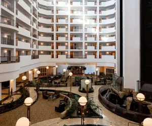 Photo 3 - Embassy Suites by Hilton Portland Airport