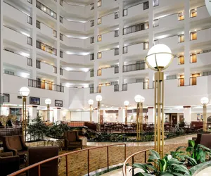 Photo 4 - Embassy Suites by Hilton Portland Airport