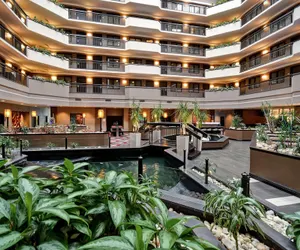 Photo 4 - Embassy Suites by Hilton Dulles Airport