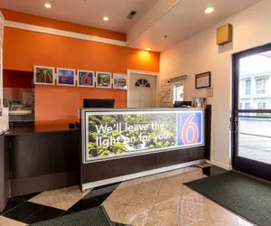 Photo 3 - Motel 6 San Rafael, CA