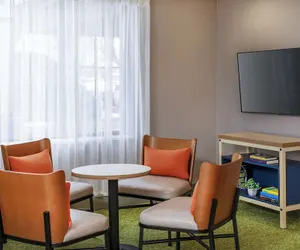 Photo 4 - Spark by Hilton Denver International Airport