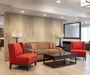 Photo 3 - Days Inn & Suites by Wyndham Denver International Airport