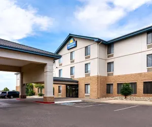 Photo 2 - Days Inn & Suites by Wyndham Denver International Airport