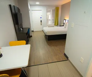 Photo 5 - Studio 6 Coral Springs, FL - Fort Lauderdale