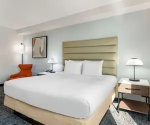 Photo 5 - Best Western Plus Universal Inn