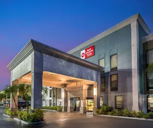 Photo 2 - Best Western Plus Universal Inn