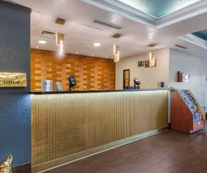 Photo 4 - Best Western Plus Universal Inn